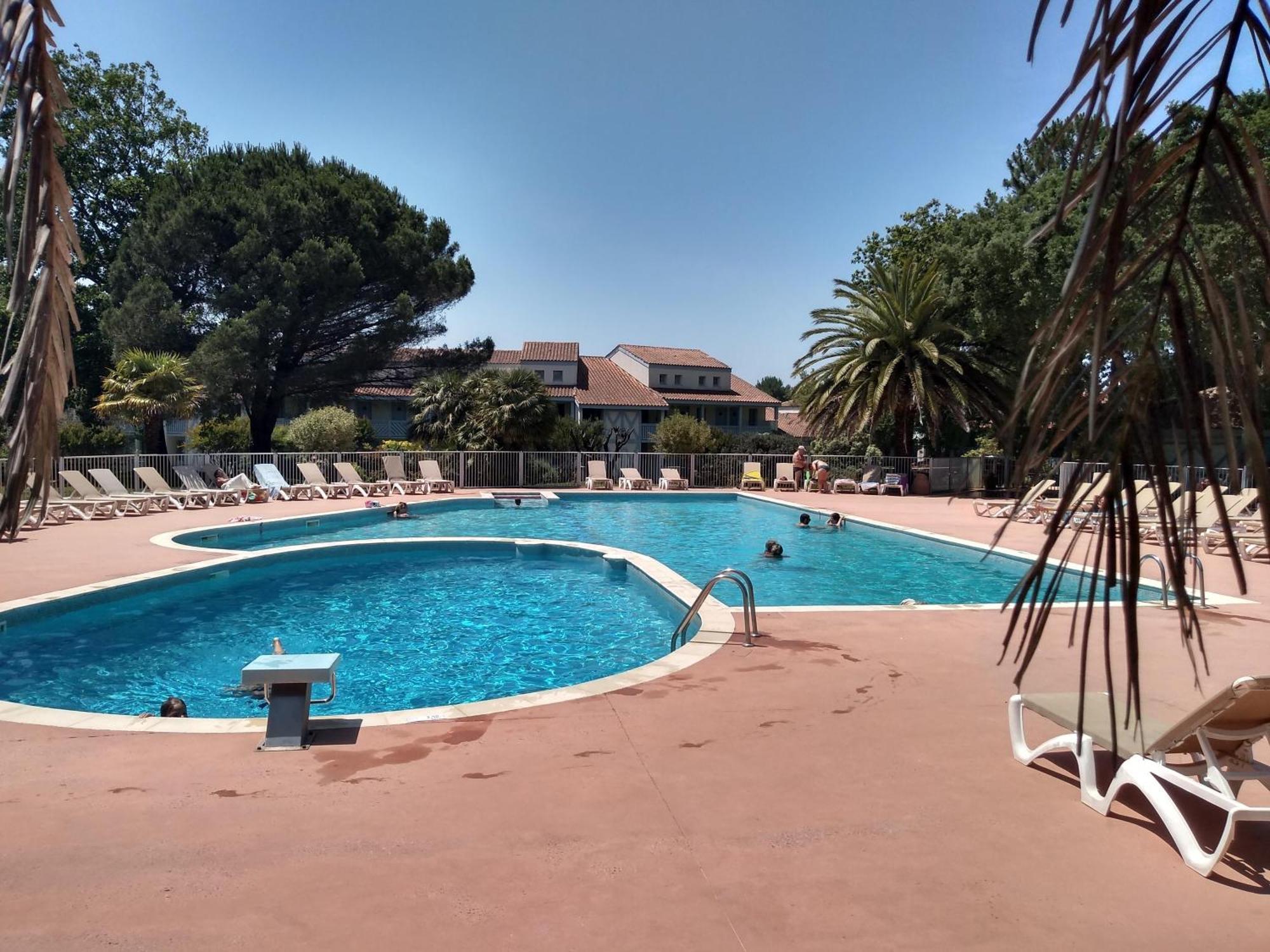 מולייטס-אה-מא Vue Golf Dans Residence Nature "Sympalappart" מראה חיצוני תמונה